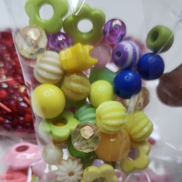 Colorful Bead Set for Crafting - Picture 11 of 13